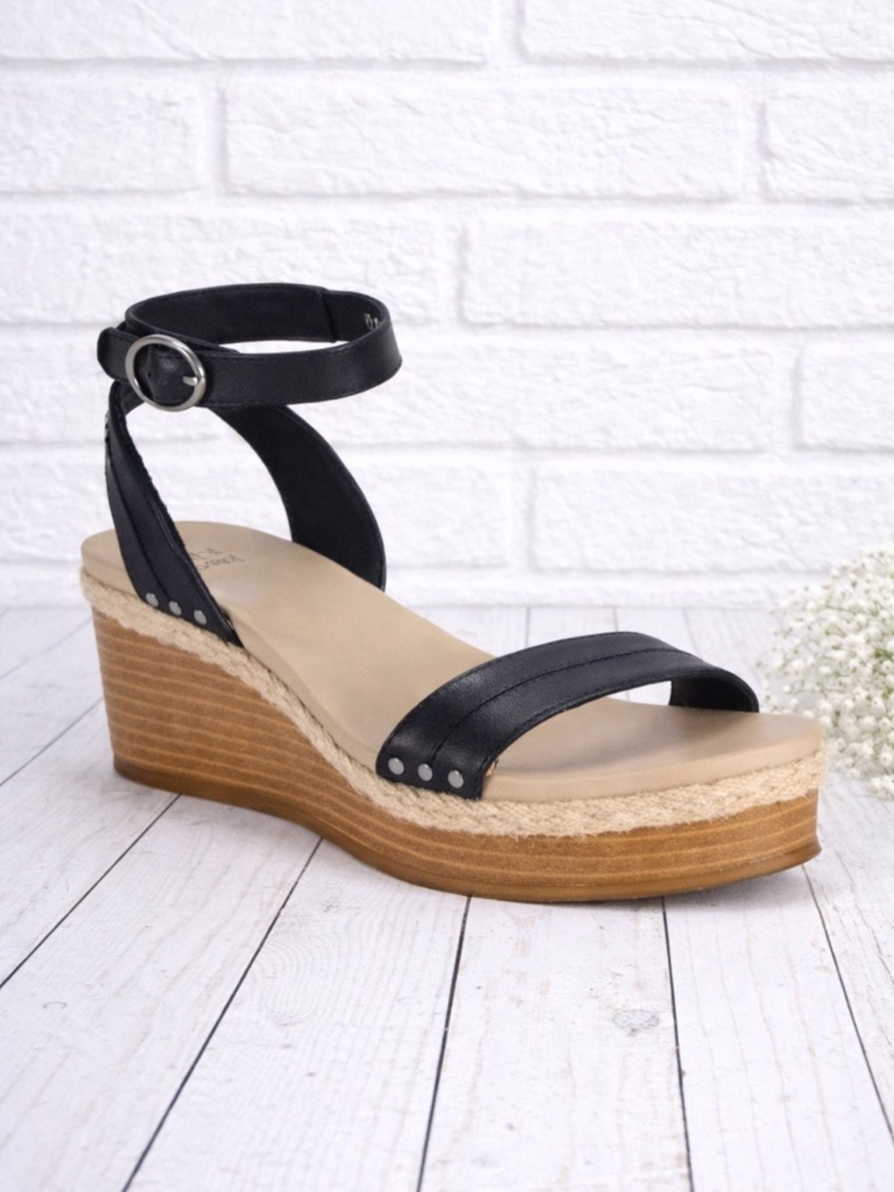 FRYE AND CO. New without Box Livia Black and Tan Wedge Sandals Size 10M